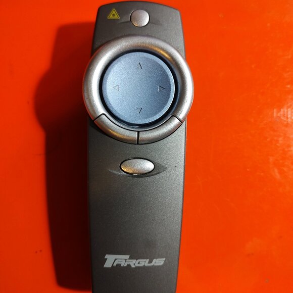 Targus Paum30 Presentation Remote Control Laser Pointer (Remote Control Only) - Picture 1 of 3